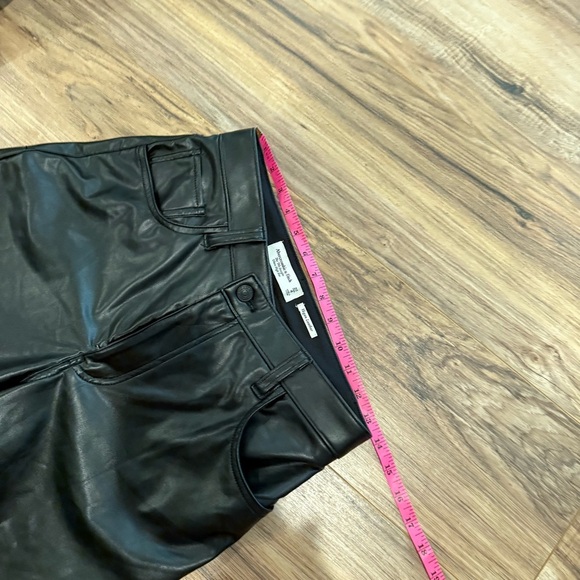 Abercrombie & Fitch Curve Love 90s Straight Vegan Leather Pants - Picture 8 of 9